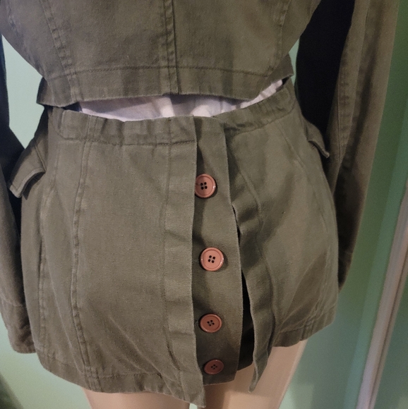 Push Button Khaki Cut-out point cargo jacket w/ open back - Picture 3 of 15